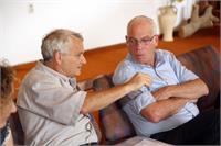 השר אריאל עם התושבים. צילום: ששון תירם