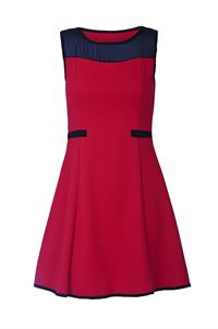 שמלה רומנטית, 139 שח במקום 220 שח, להשיג ברשת חנויות האופנה מאיושה (שינקין 5, בוגרשוב 32 ודיזינגוף 150 תא), צלם דן מילר