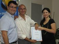 מימין לשמאל: זיוה חייט, מנהלת קבוצת הפתרונות העסקיים של מיקרוסופט ישראל, אורי רייביץ, פסגה, יוסי חימוב, מנכ"ל mAXimum ERP