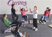 אימון על מחזורי במכון הכושר CURVES. צילום: ירון בארט