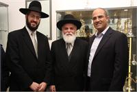 מימין: רון לוי הרב יצחק פרץ הרב צבי לאו. צילום: אסף לב