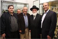 מימין: רון לוי הרב פרץ חיים חדד ואריה פרידמןץ צילום: אסף לב