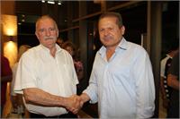 ראש העיר מר חי נדיב עם איש העסקים אפרים פלינר. צילום: אסף לב