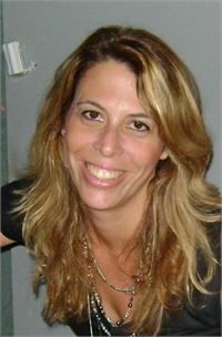דיקלה פוגל. צילום אסף לב