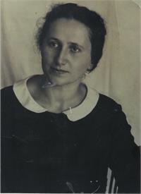 אסתר עגנון - באדיבות חמדת עגנון