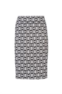 Flatter_Boutique חצאית הדפסים ממשי מלאכותי ולייקרה צבע יחיד 300 שח צילום אסקף ועומר מסינגר