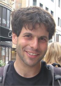 הדוקטורנט יונתן מושיוב ממקבלי מלגות אדאמס