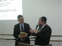 השר גדעון סער ורה"ע הרב יעקב גוטרמן בטקס במודיעין עילית