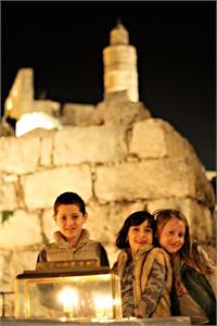 חנוכה לילדים במגדל דוד. צילום: ריקי רחמן.