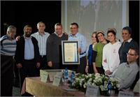 קבלת הפרס. צילום: אלכס שלפקוב
