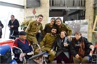 סטודנטים מהמחזור הראשון של התכנית
