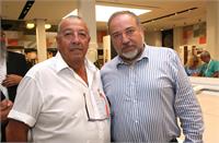 ח"כ ליברמן וסימו טובול