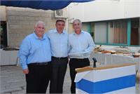 השר גבאי עם המנכל הנכנס ישראל דנציגר והמנכל היוצא דוד לפלר,,צילום: המשרד להגנת הסביבה