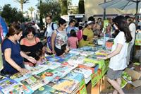 שבוע הספר ביבנה. צילום עמרם כהן
