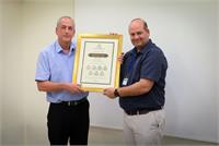 הענקת תו היהלום למנכ"ל הגיחון מר זהר ינון. צילום: יאיר חובב