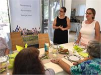 פעילות וסדנאות למען ניצולי שואה בוילה בקיסריה 