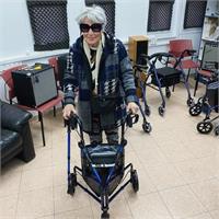 חלוקת הליכונים וכסאות גלגלים לניצולי שואה ברחבי הארץ על ידי מתנדבי יד לעזרה ישראל