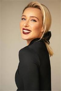 Mary Kay Ukraine Makeup Artist Martelle (Photo: Mary Kay)