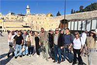 חיים מלספין עם חברי תוכנית השגרירים 